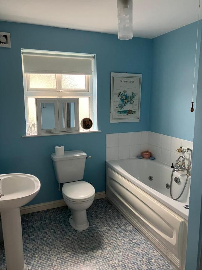Strand Cottage, Ballycastle. Modern Home 외부 사진